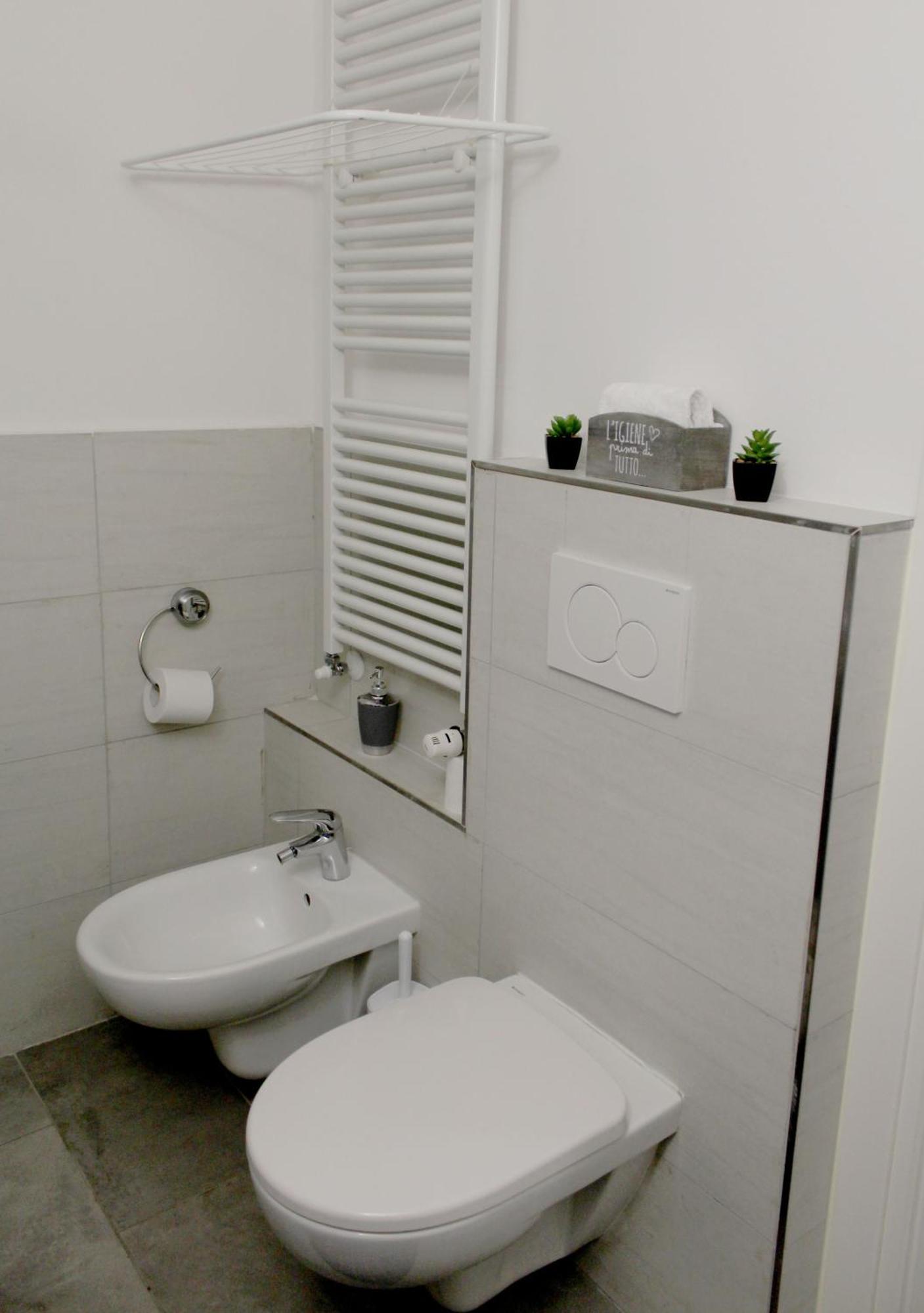 Ferienwohnung Sky Loft Airport - Modern Apt 1St Floor Bologna Exterior foto